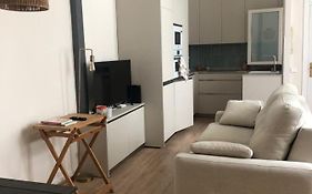 APARTAMENTO PREMIUM EN PLAZA MINA Minimalismo y confort a pasos del mar